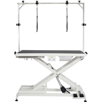 Q, Low Low - Table with Outlets