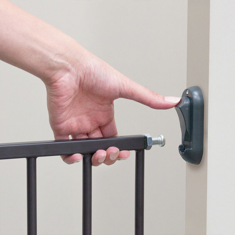 Finn & Winston, Expandable Metal Gate - Bronze image number null