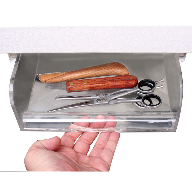 Q, Low Low - Table with Outlets image number null