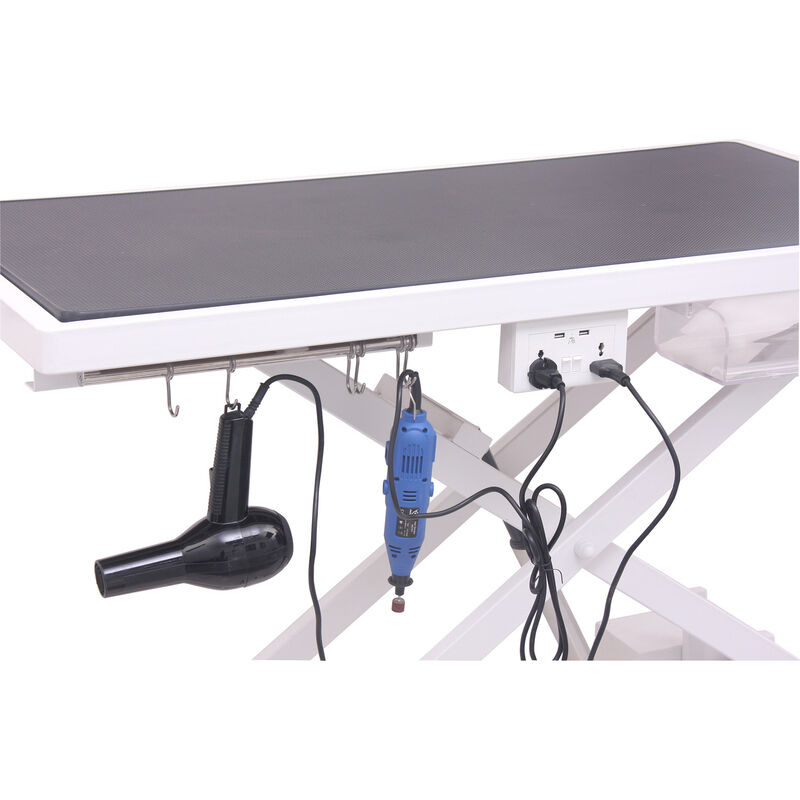 Q, Low Low - Table with Outlets image number null