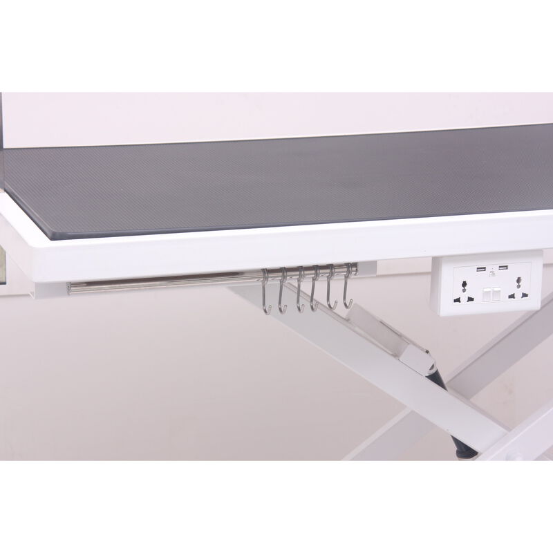 Q, Low Low - Table with Outlets image number null