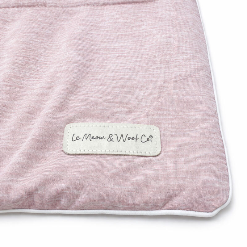 Meow & Woof, Cooling Blanket 12'' x 21'' image number null