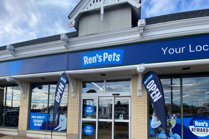 Ren's Pets store opening